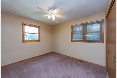 512 Cavin Avenue, Winthrop Harbor, IL 60096 - Photo 20