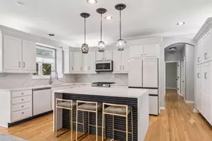 2207 Leverenz Rd, Naperville, IL 60564 - Photo 10