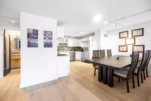 110 E Delaware Pl, Chicago, IL 60611 - Photo 6