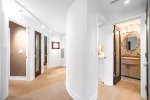 110 E Delaware Pl, Chicago, IL 60611 - Photo 14