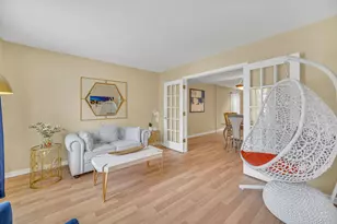 206 Albert Dr, Vernon Hills, IL 60061 - Photo 4