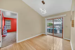 206 Albert Dr, Vernon Hills, IL 60061 - Photo 16