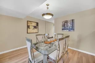 206 Albert Dr, Vernon Hills, IL 60061 - Photo 8