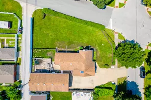 5261 Mulford St, Skokie, IL 60077 - Photo 2