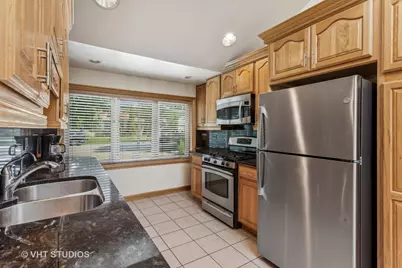5261 Mulford Street, Skokie, IL 60077 - Photo 10
