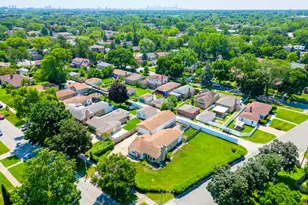 5261 Mulford St, Skokie, IL 60077 - Photo 1