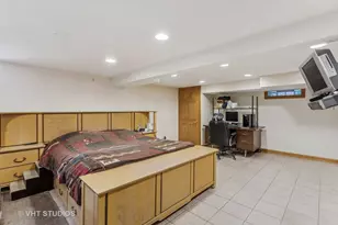 5261 Mulford St, Skokie, IL 60077 - Photo 16