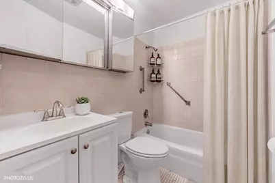 8232 Niles Center Road #311, Skokie, IL 60077 - Photo 8