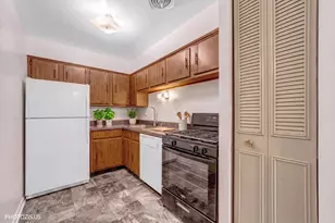 8232 Niles Center Rd, Skokie, IL 60077 - Photo 6