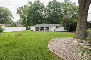 631 Robert Dr, Bourbonnais, IL 60914 - Photo 6