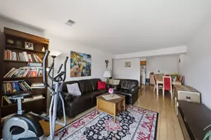 6135 W 94th St, Oak Lawn, IL 60453 - Photo 4