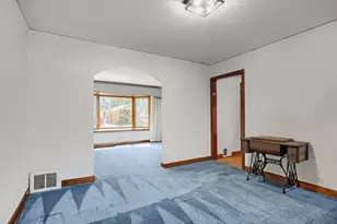 10440 S Hamlin Ave, Chicago, IL 60655 - Photo 8