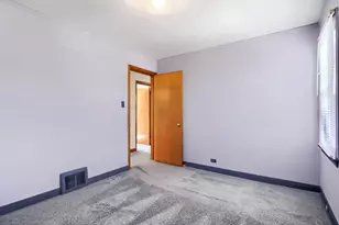 10440 S Hamlin Ave, Chicago, IL 60655 - Photo 14