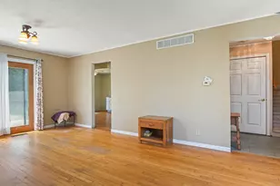 3637 Baxter Rd, Rockford, IL 61109 - Photo 10