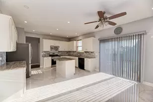 907 Wildflower Dr, Shorewood, IL 60404 - Photo 18