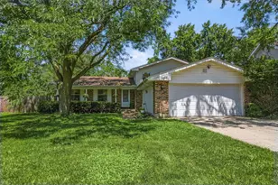 82 Sherbon Ln, Crystal Lake, IL 60014 - Photo 1