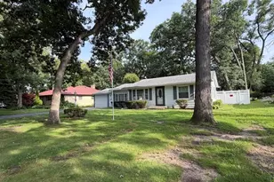 7319 W 109th Pl, Worth, IL 60482 - Photo 2