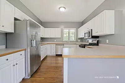 1277 Queen Ann Lane, Gurnee, IL 60031 - Photo 8