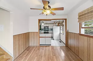 2205 Bluebird Ln, Rolling Meadows, IL 60008 - Photo 10