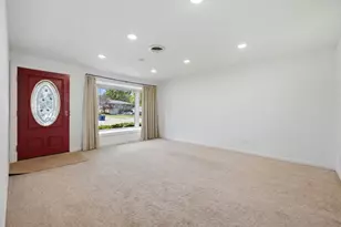 1624 W Weathersfield Way, Schaumburg, IL 60193 - Photo 10