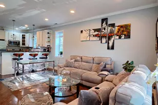 7223 N Oakley Ave, Chicago, IL 60645 - Photo 2