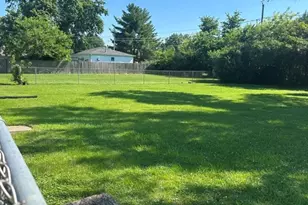 2201 N Hawthorne Ave, Melrose Park, IL 60164 - Photo 2
