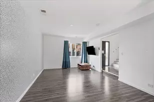 36 Constitution Ct, Vernon Hills, IL 60061 - Photo 2