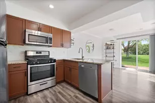 36 Constitution Ct, Vernon Hills, IL 60061 - Photo 4