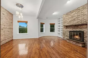 1030 W Byron St, Chicago, IL 60613 - Photo 4