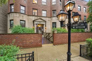 1030 W Byron St, Chicago, IL 60613 - Photo 2