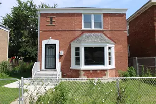 1052 W 111th Pl, Chicago, IL 60643 - Photo 1