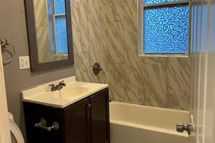 6018 S Eberhart Ave, Chicago, IL 60637 - Photo 12
