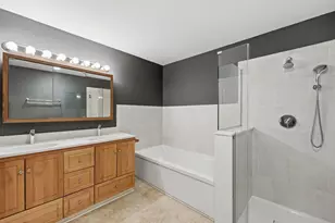 4268 W Harrington Ln, Chicago, IL 60646 - Photo 22