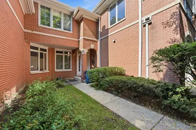 4268 W Harrington Lane, Chicago, IL 60646 - Photo 2