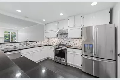 4268 W Harrington Lane, Chicago, IL 60646 - Photo 8