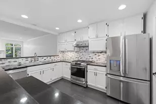 4268 W Harrington Ln, Chicago, IL 60646 - Photo 8