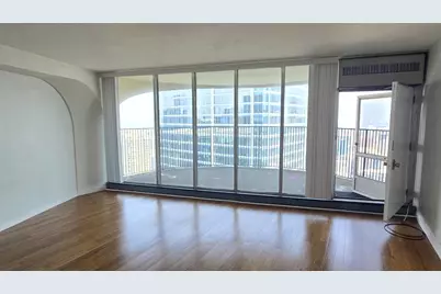 300 N State Street #5903, Chicago, IL 60654 - Photo 4
