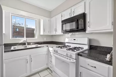 716 W 65th Street #6, Westmont, IL 60559 - Photo 4