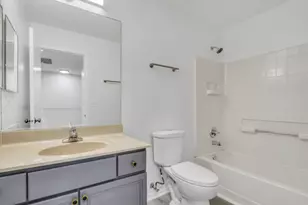 601 W Kristina Ln, Round Lake, IL 60073 - Photo 18
