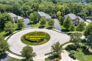 1927 Alexandra Ct, Northbrook, IL 60062 - Photo 2