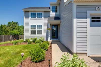 441 Barn Swallow Drive, Lindenhurst, IL 60046 - Photo 2