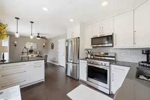 683 Sandy Ln, Des Plaines, IL 60016 - Photo 16