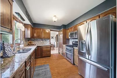 39W150 Adobe Ridge, Elgin, IL 60124 - Photo 16