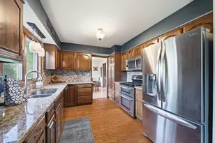 39W150 Adobe Ridge, Elgin, IL 60124 - Photo 16