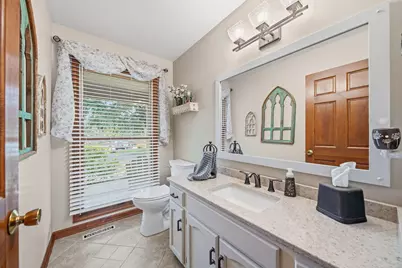 39W150 Adobe Ridge, Elgin, IL 60124 - Photo 18
