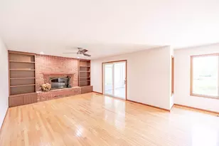 732 Jamestowne Rd, Sleepy Hollow, IL 60118 - Photo 8
