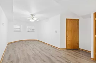 4453 N Dover St, Chicago, IL 60640 - Photo 2