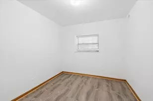 4453 N Dover St, Chicago, IL 60640 - Photo 8