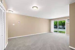 765 Grove Dr, Buffalo Grove, IL 60089 - Photo 4