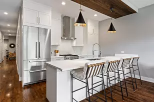 2712 W Montrose Ave, Chicago, IL 60618 - Photo 6